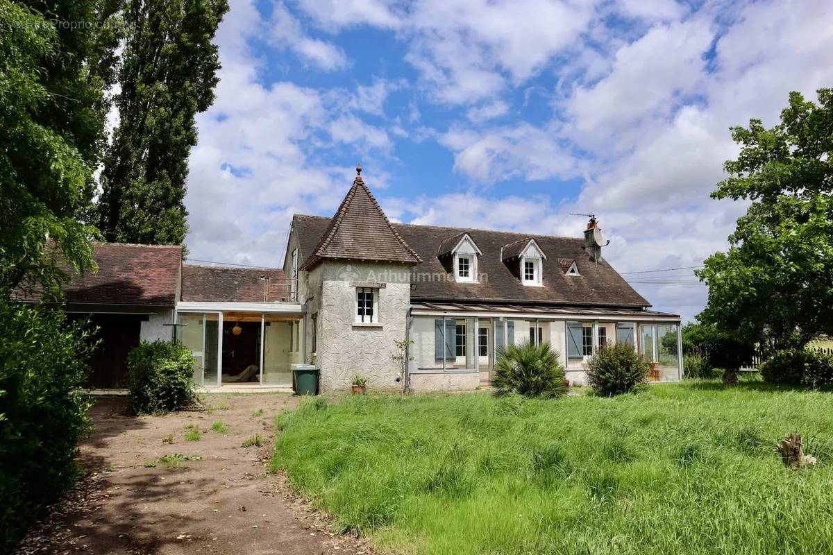 Maison à LA CHARTRE-SUR-LE-LOIR