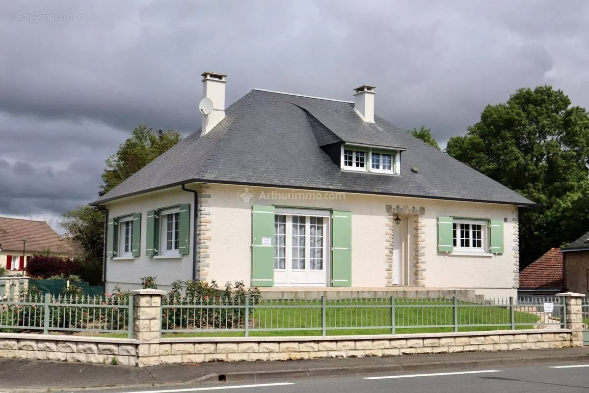 Maison à LA CHARTRE-SUR-LE-LOIR