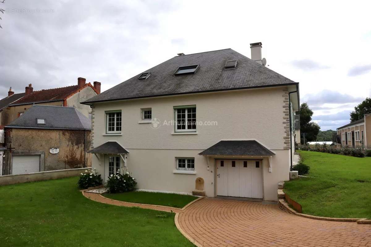 Maison à LA CHARTRE-SUR-LE-LOIR