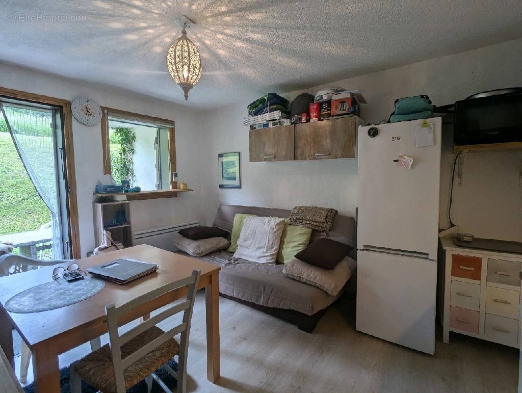 Appartement à MORILLON