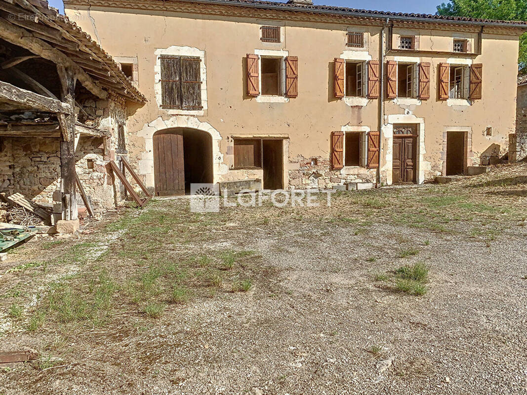 Maison à CAMPAGNAC