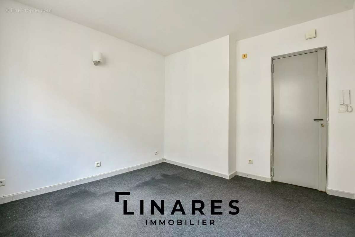 Appartement à MARSEILLE-4E