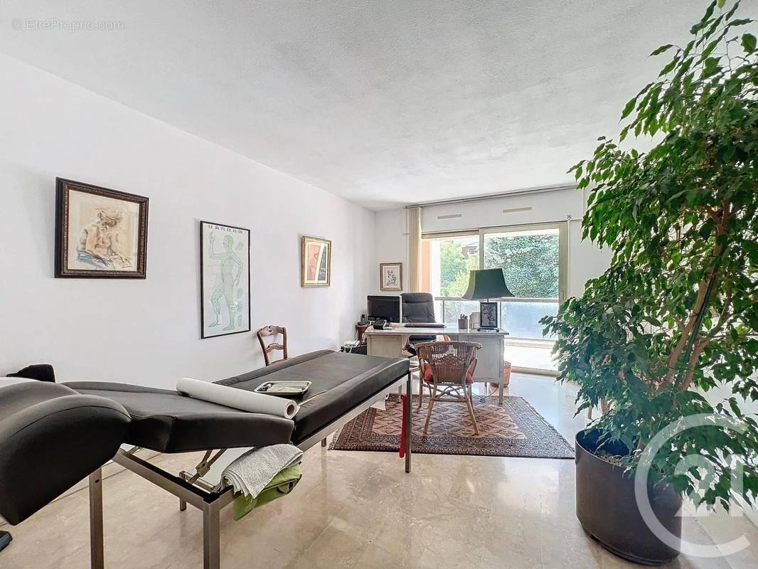 Appartement à MOUGINS