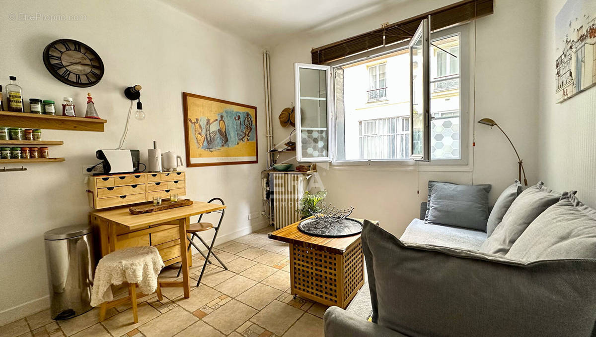 Appartement à PARIS-10E