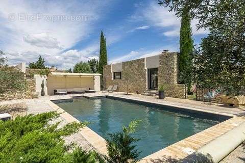 Maison à GORDES