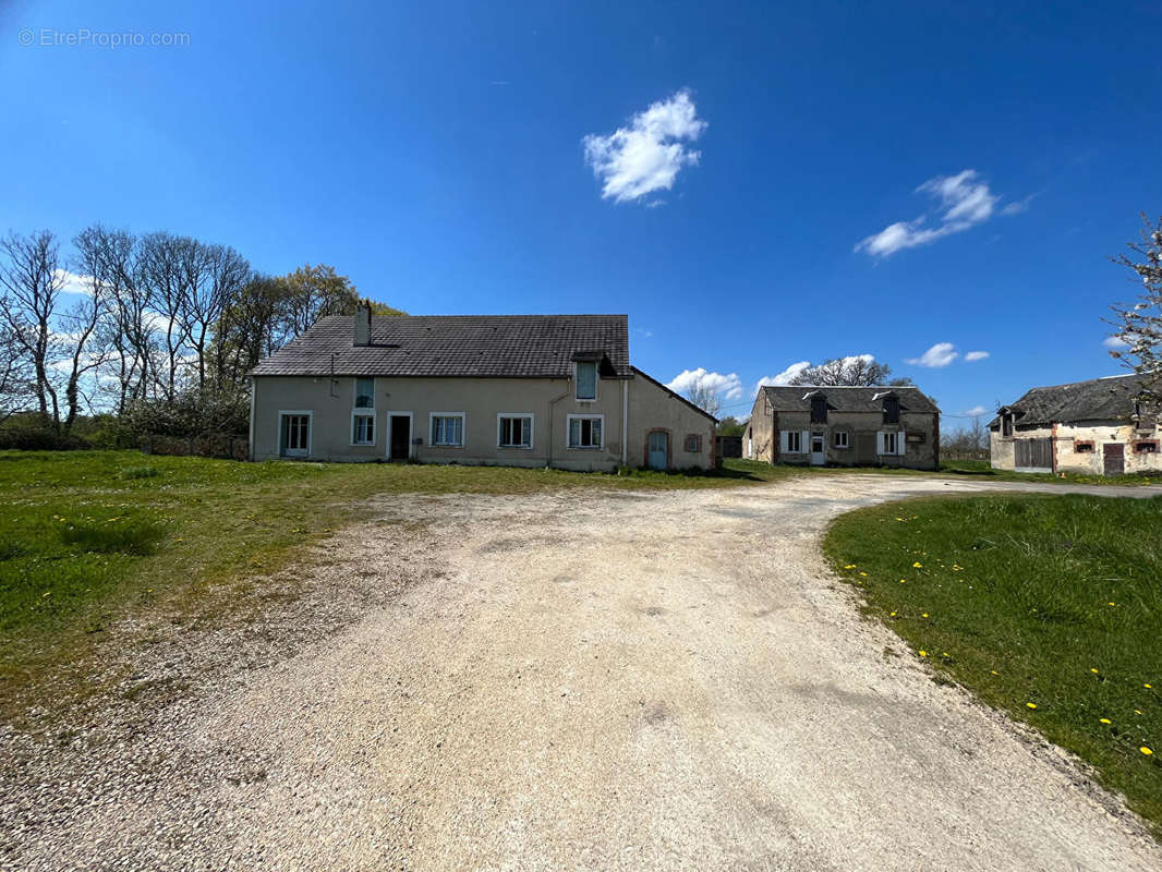 Maison à MERY-ES-BOIS