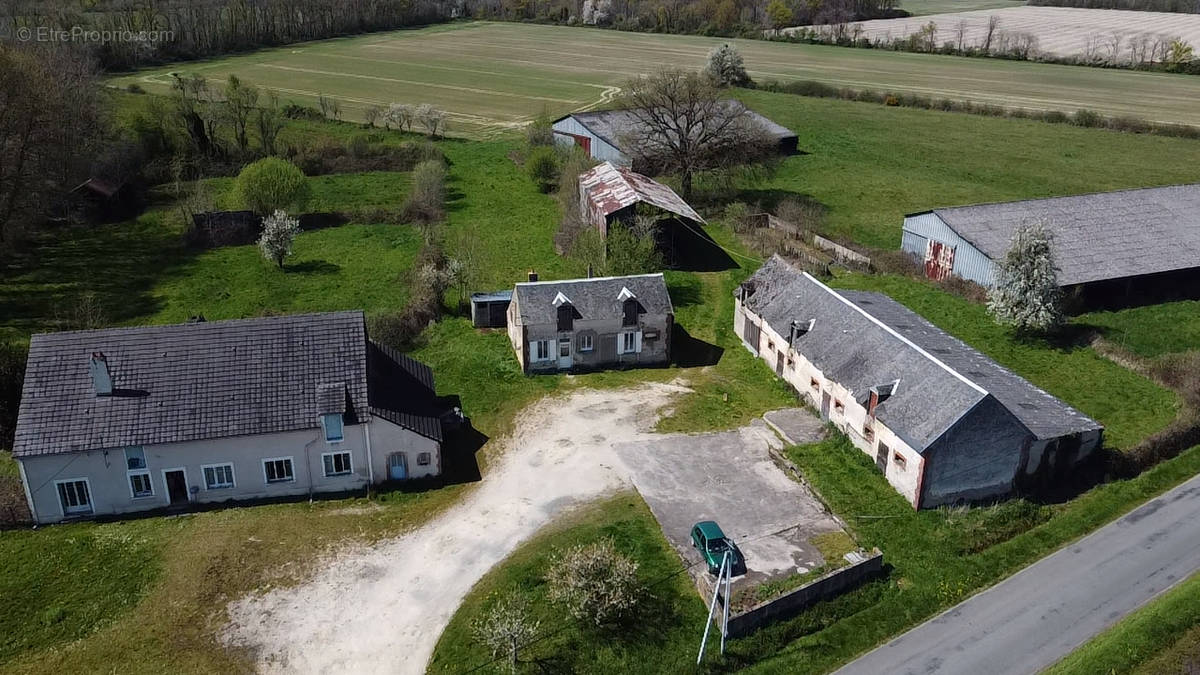 Maison à MERY-ES-BOIS