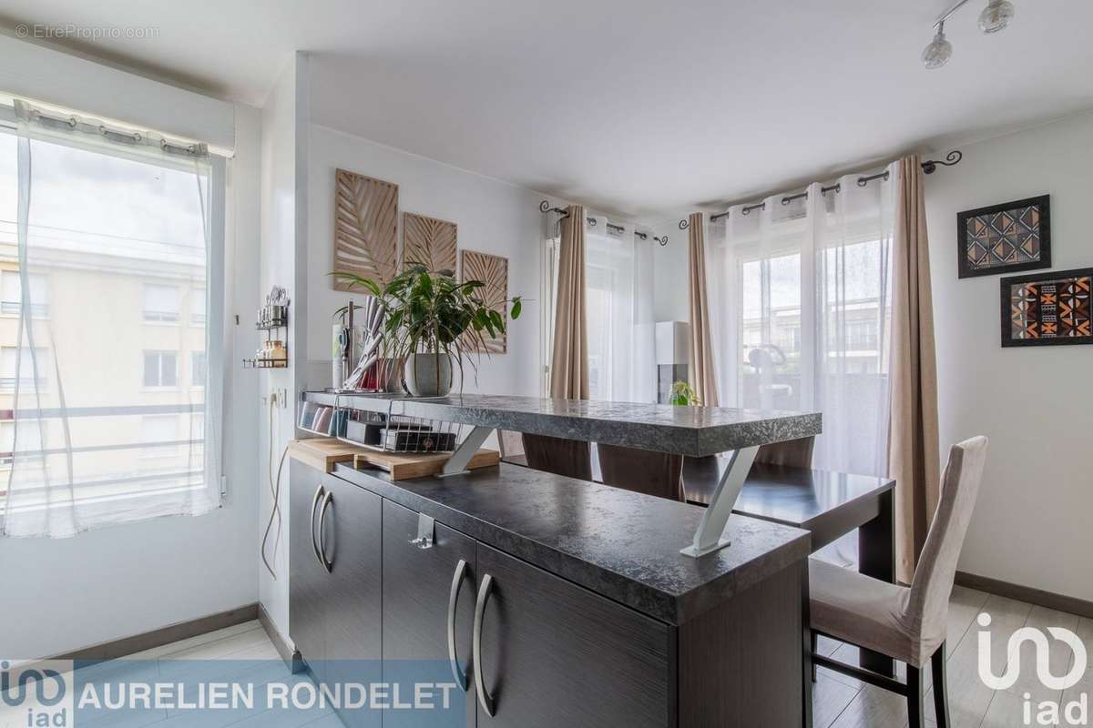 Photo 4 - Appartement à VIGNEUX-SUR-SEINE