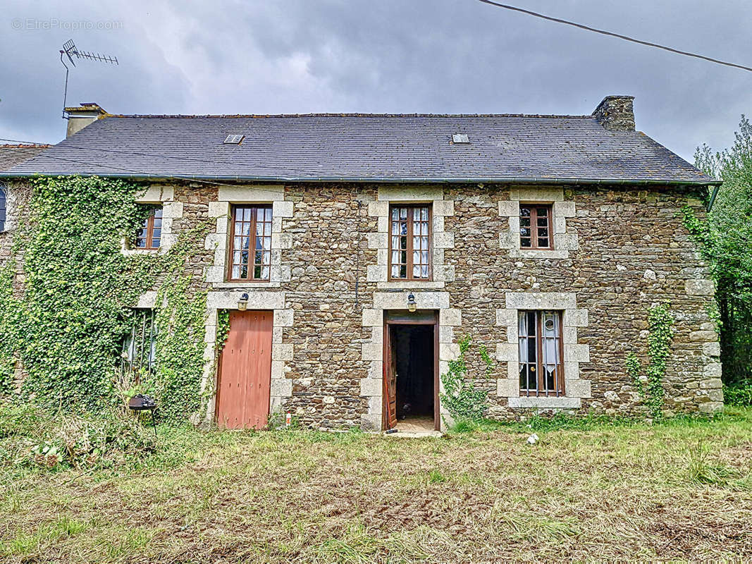 Maison à SAINT-MALO-DES-TROIS-FONTAINES