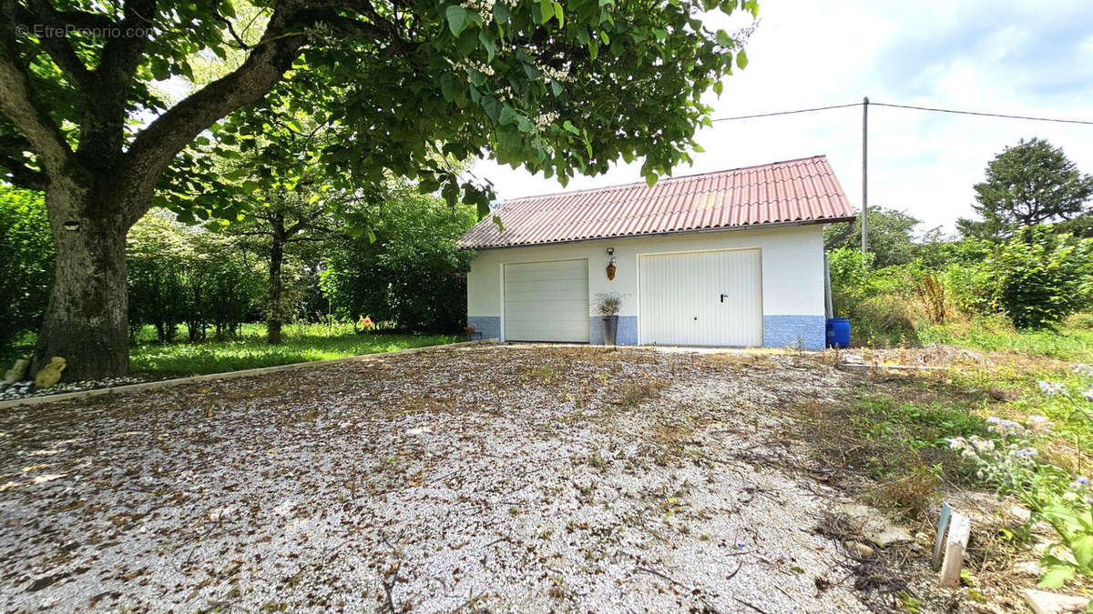 Maison à SAINT-GENIX-SUR-GUIERS