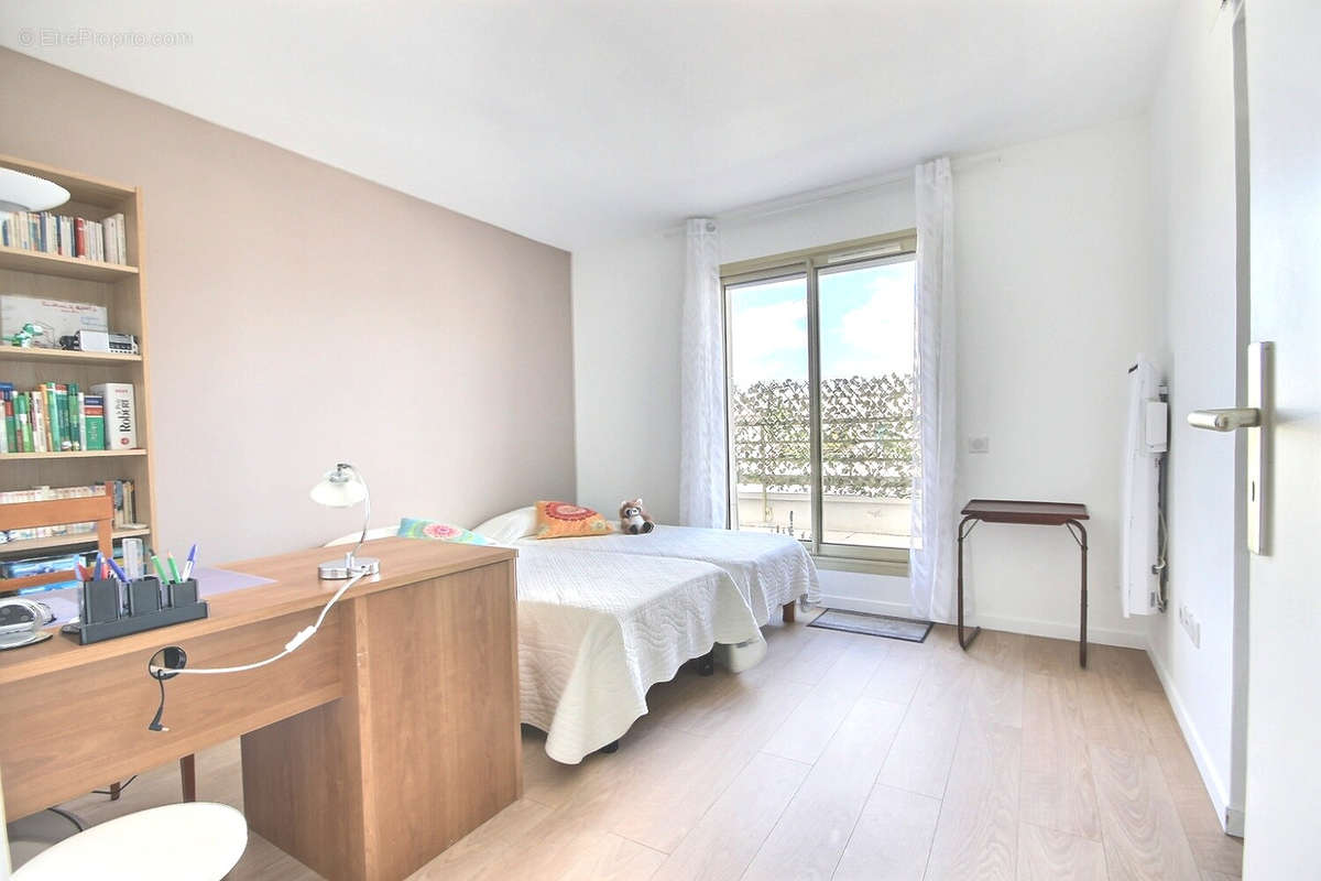 Appartement à LEVALLOIS-PERRET