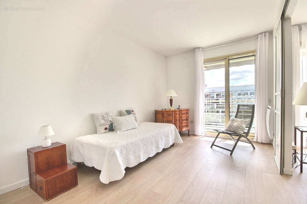 Appartement à LEVALLOIS-PERRET