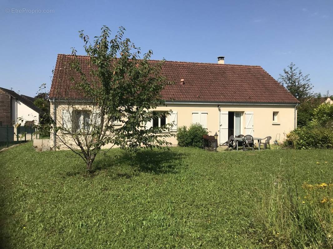 Maison à COURSON-LES-CARRIERES