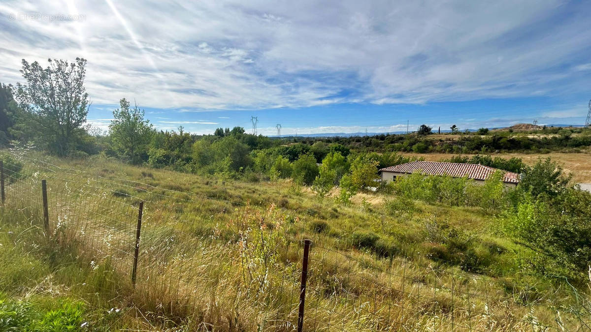 Terrain à TREBES