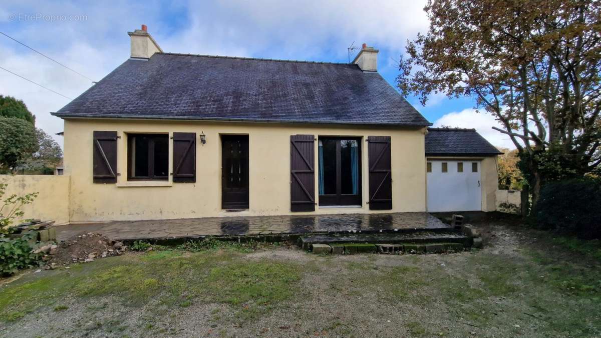 Maison à SAINT-NICOLAS-DU-PELEM