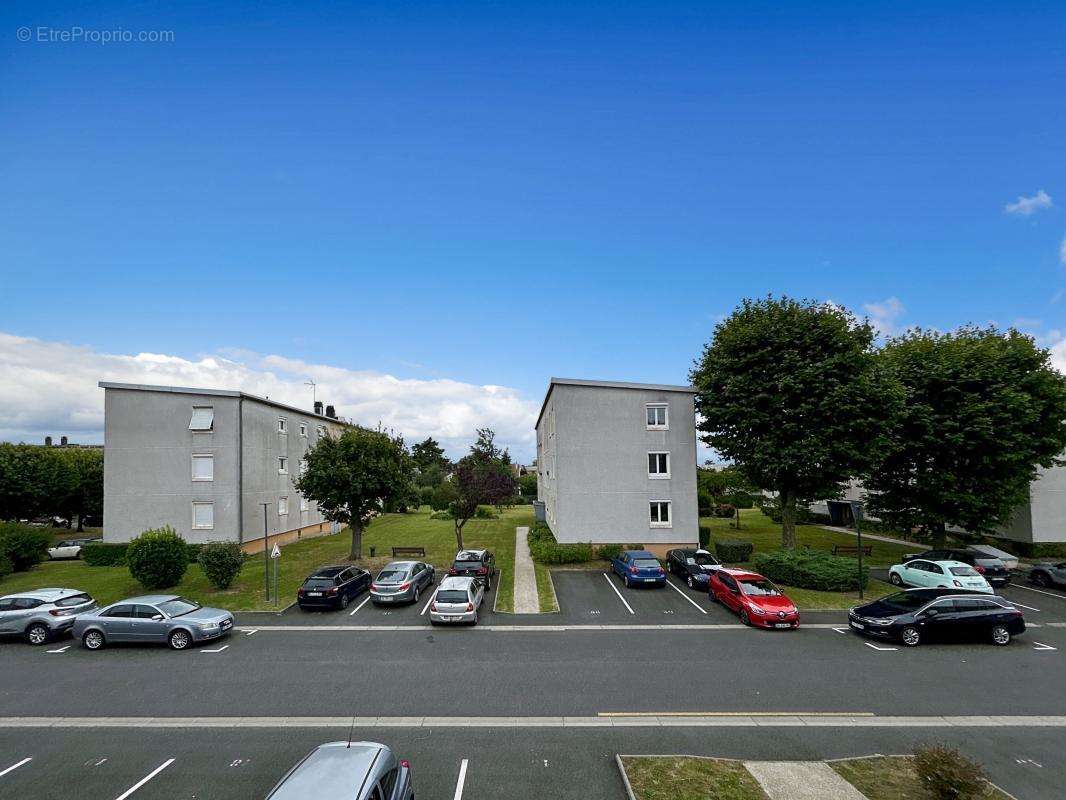 Appartement à SAINT-JEAN-DE-BRAYE