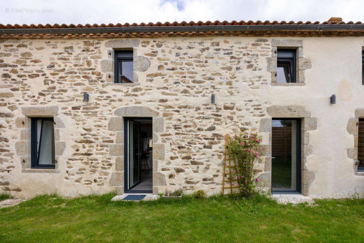 Maison à SAINT-LUMINE-DE-CLISSON