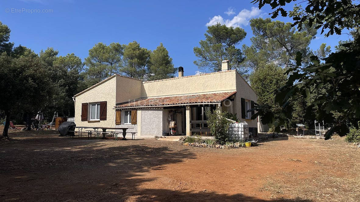 Maison à COTIGNAC