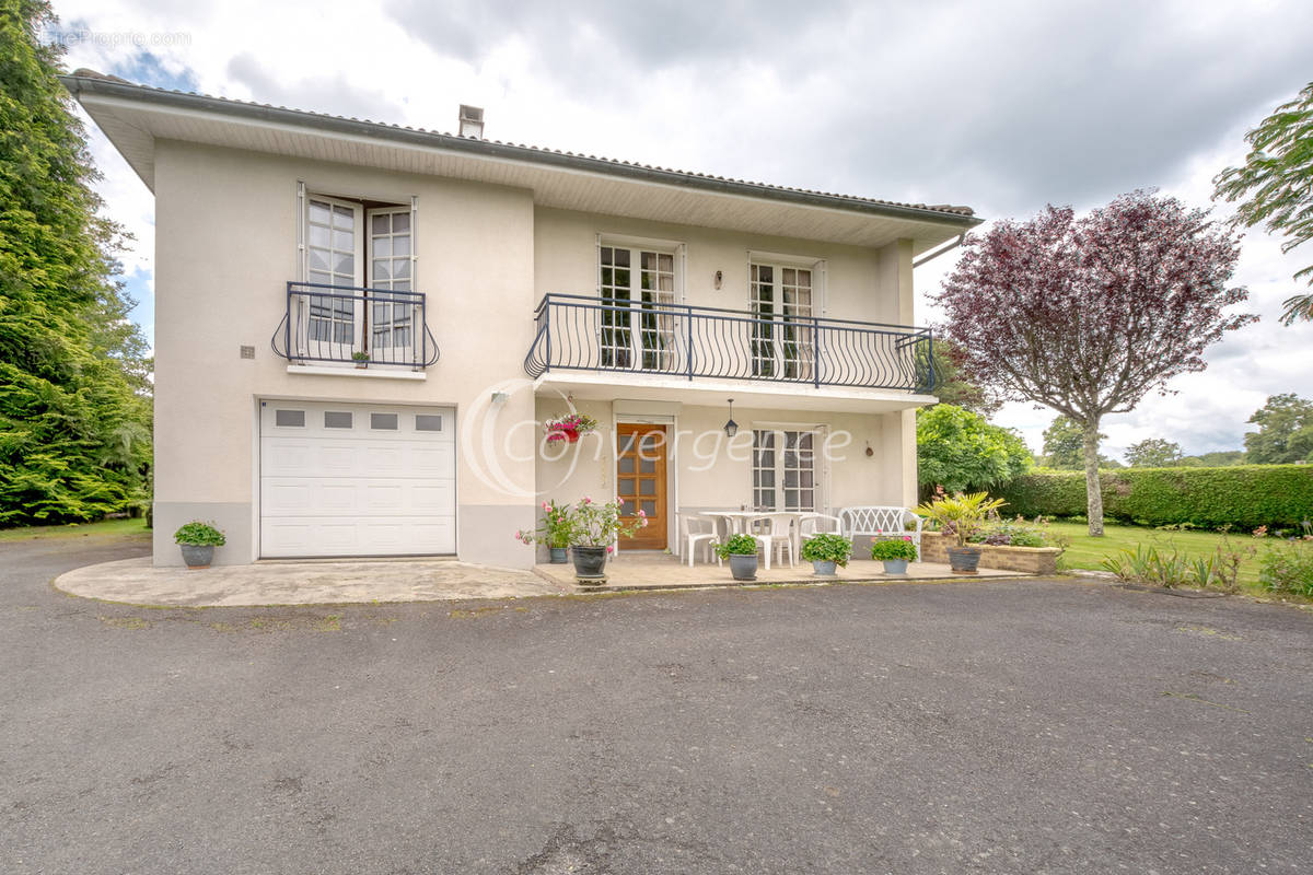 Maison à VAYRES