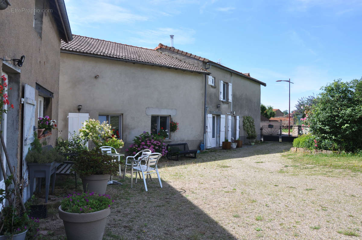 Maison à ANDELAROCHE