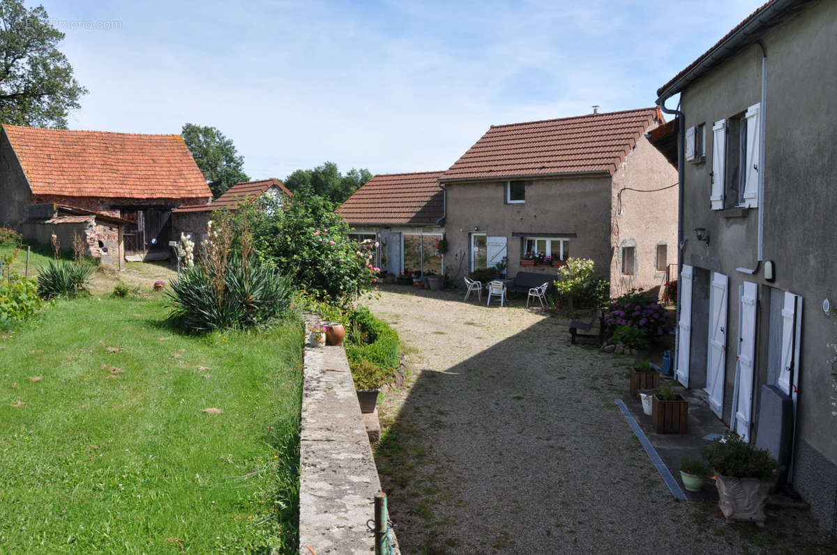 Maison à ANDELAROCHE