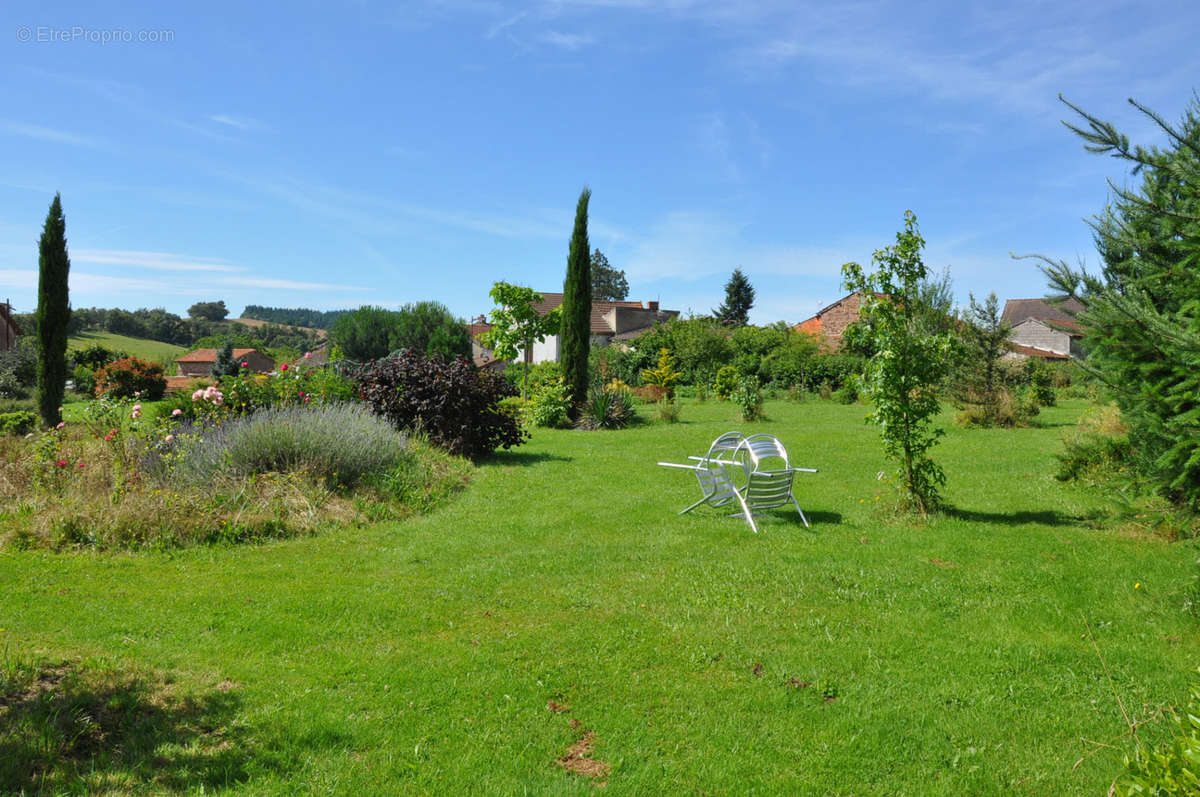 Maison à ANDELAROCHE