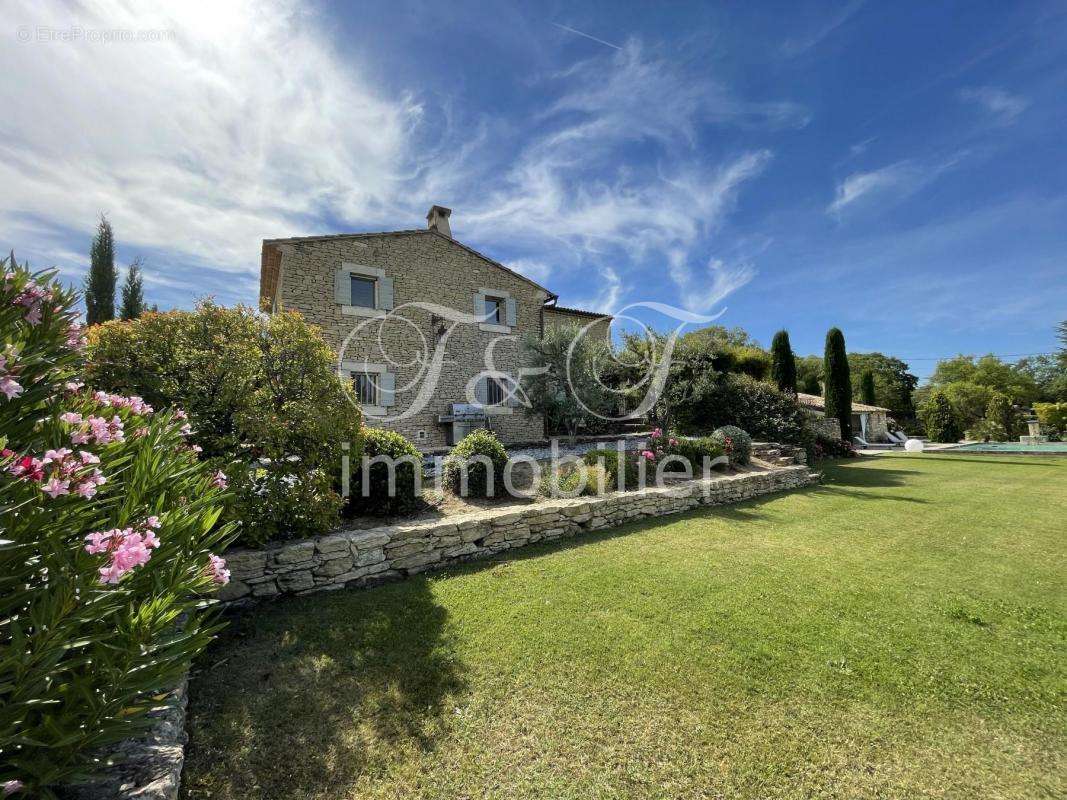 Maison à GORDES