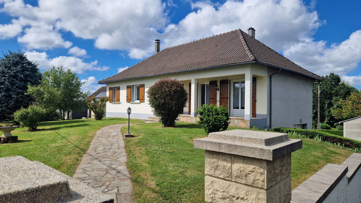 Maison à LUBERSAC