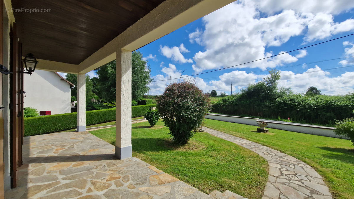 Maison à LUBERSAC