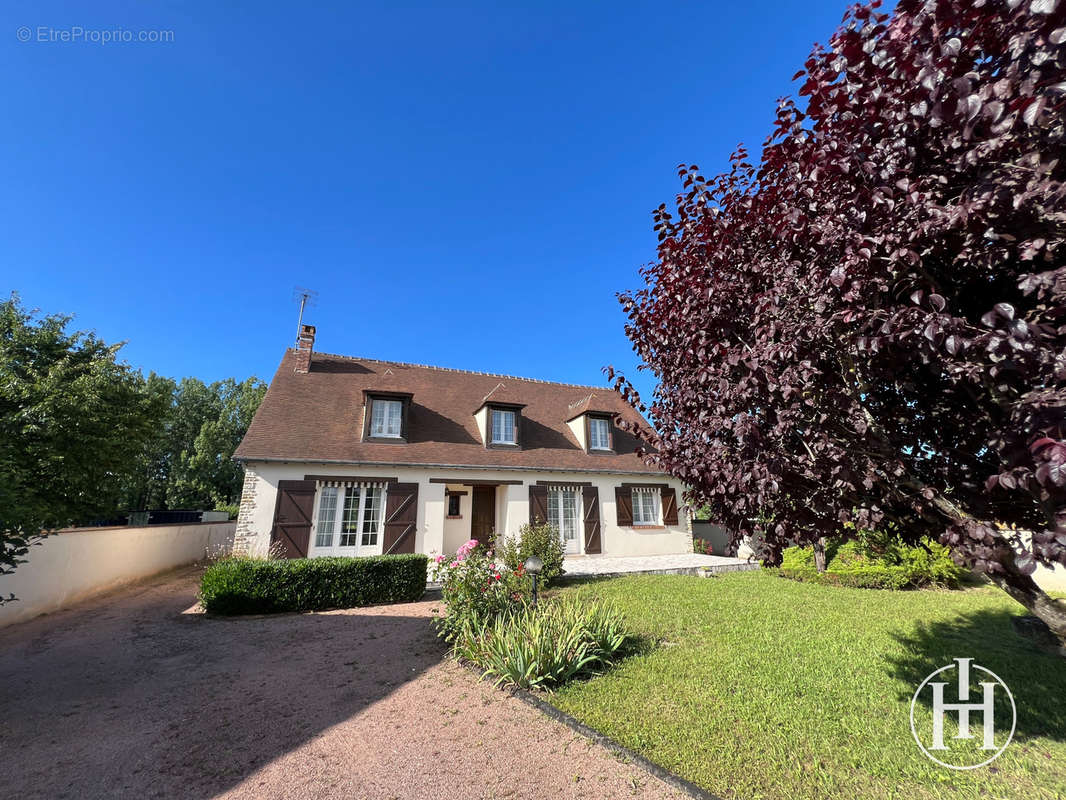 Maison à SAINT-AMAND-MONTROND