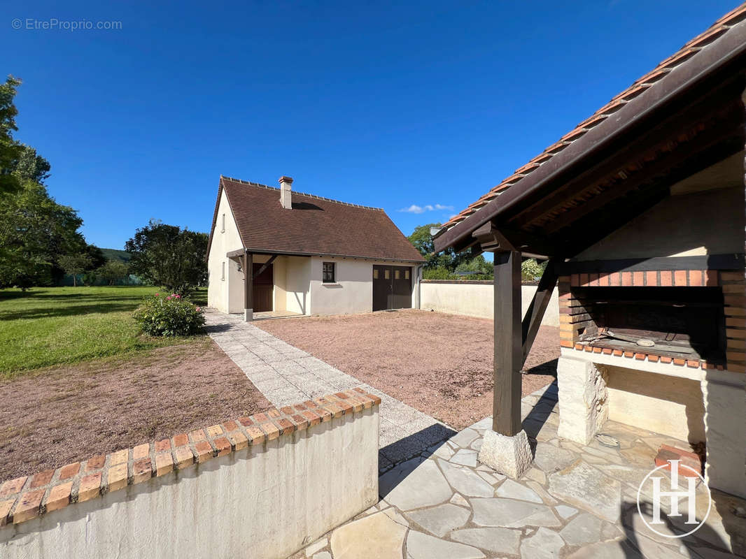 Maison à SAINT-AMAND-MONTROND