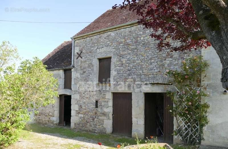 Maison à MONTMERREI