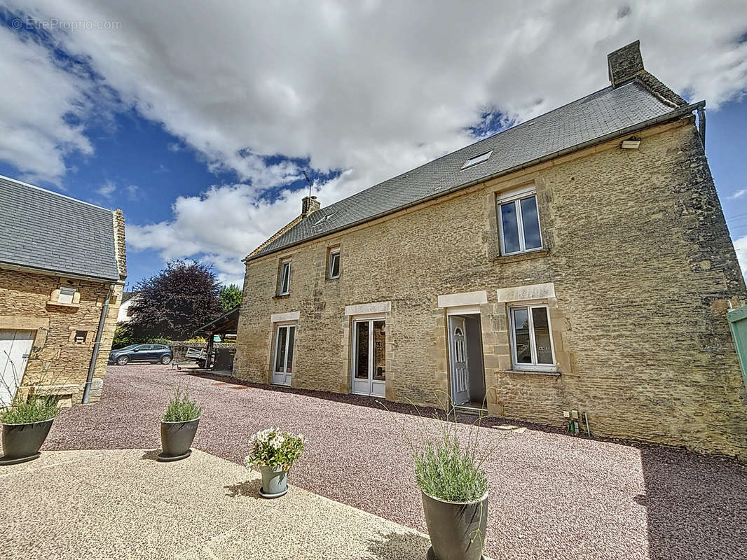 Maison à LE FRESNE-CAMILLY