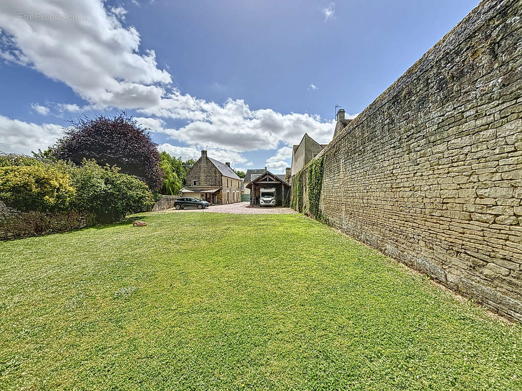 Maison à LE FRESNE-CAMILLY