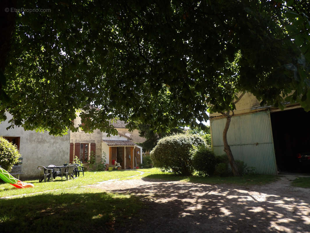 Maison à BEAUVAIS-SUR-MATHA