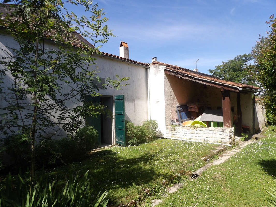 Maison à BEAUVAIS-SUR-MATHA