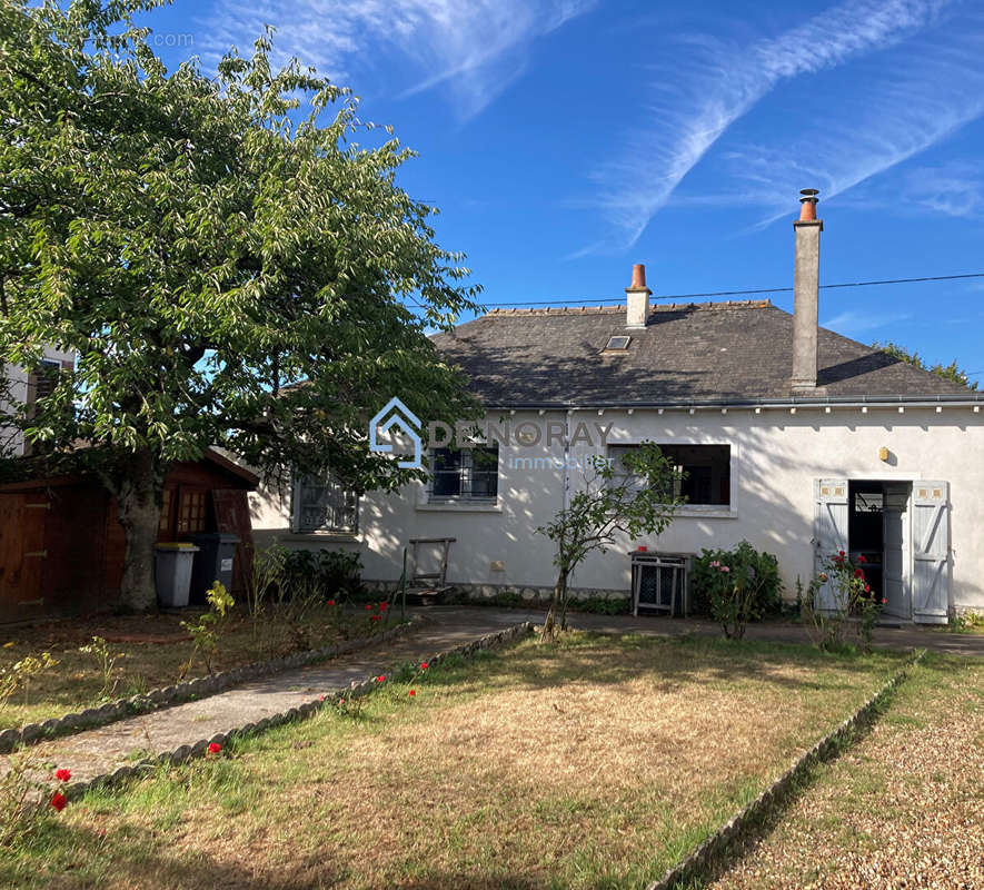 Maison à LIMERAY