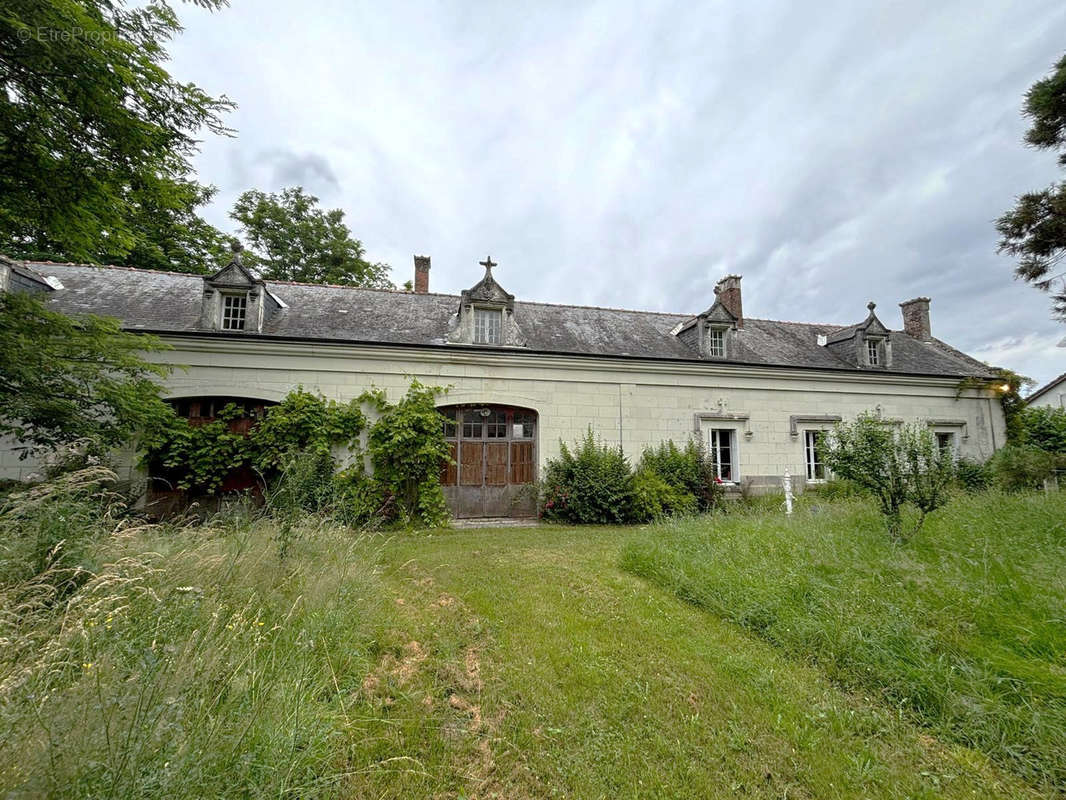 Maison à VALLIERES-LES-GRANDES