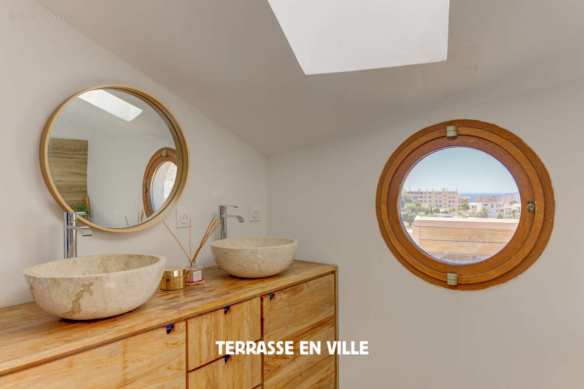 Appartement à MARSEILLE-7E