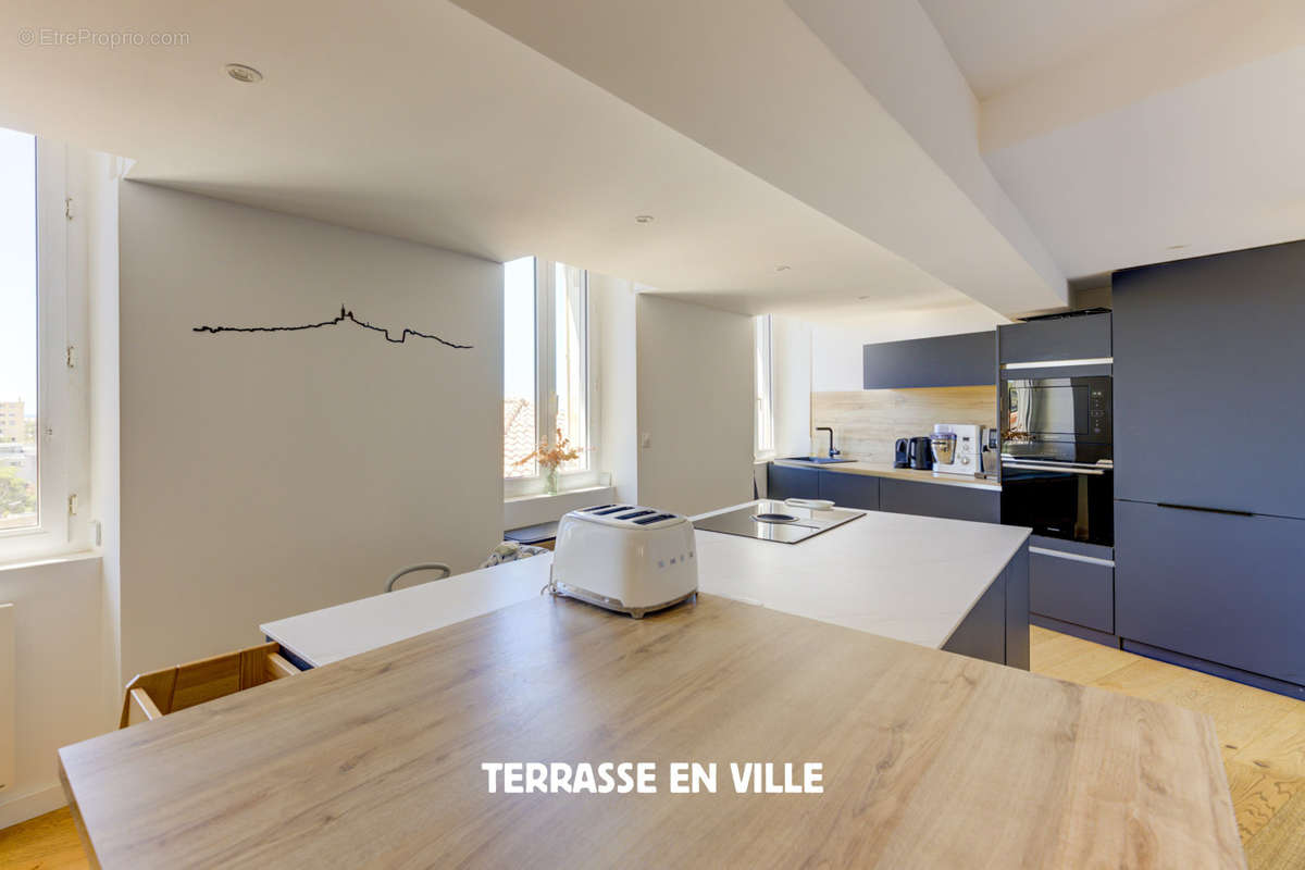 Appartement à MARSEILLE-7E