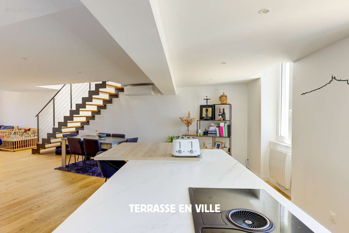 Appartement à MARSEILLE-7E