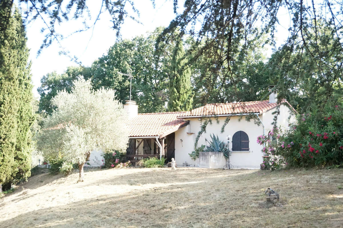 Maison à SAINT-CLAR-DE-RIVIERE