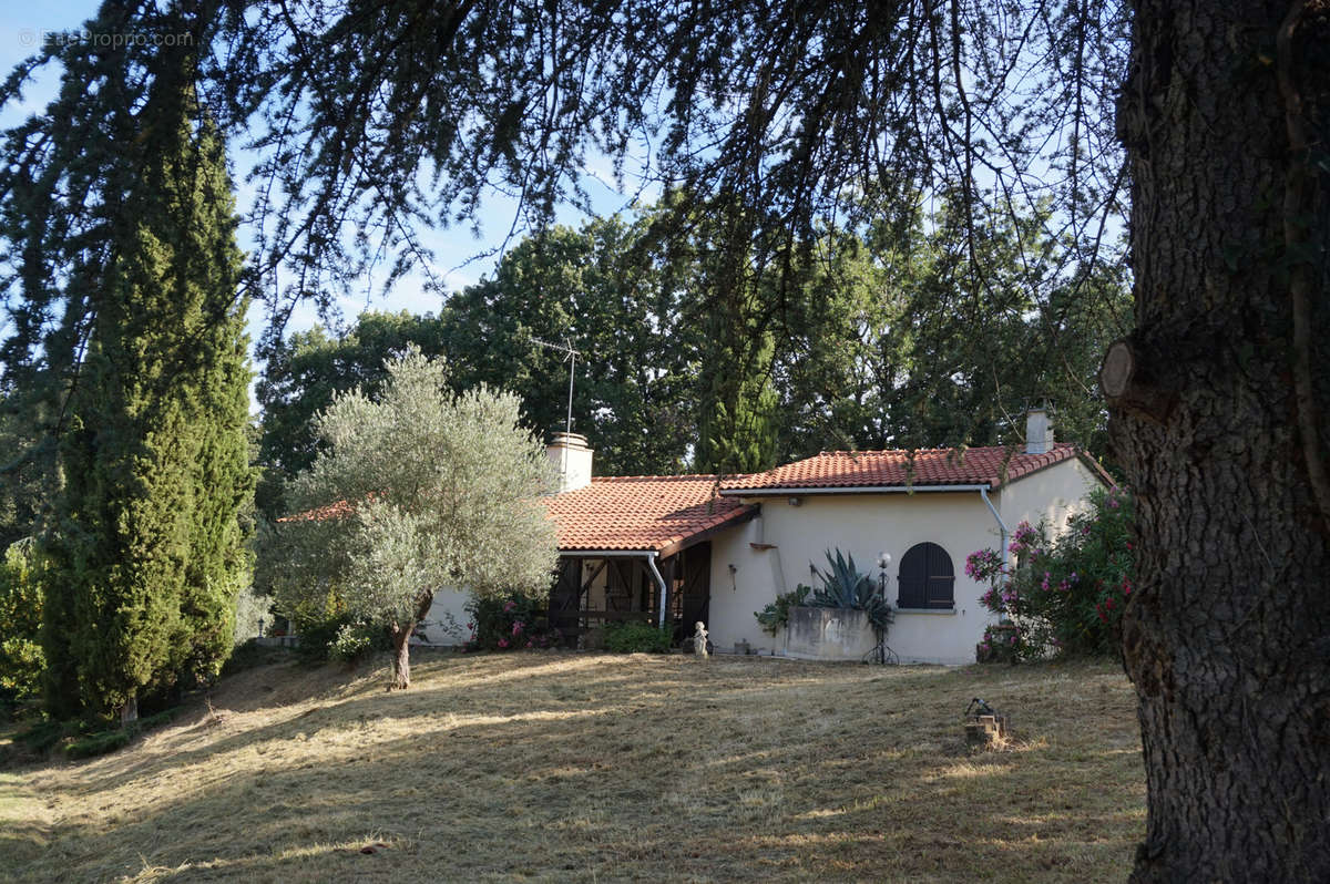 Maison à SAINT-CLAR-DE-RIVIERE