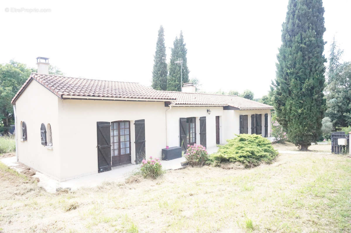 Maison à SAINT-CLAR-DE-RIVIERE