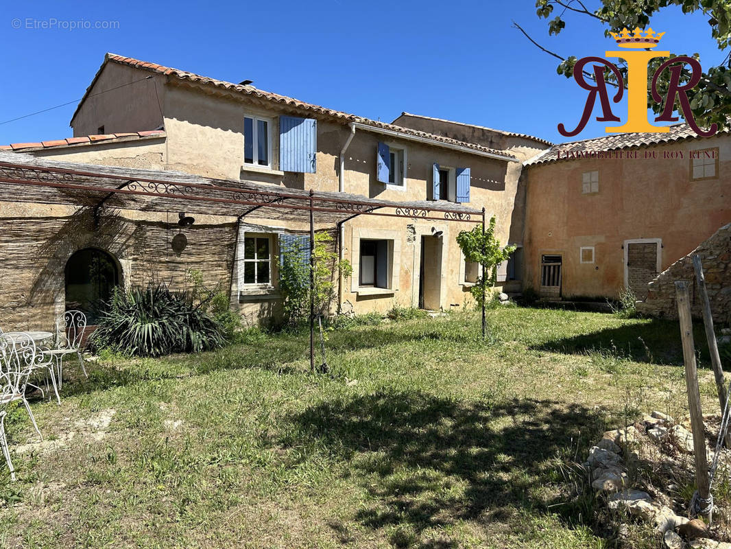 Maison à BONNIEUX