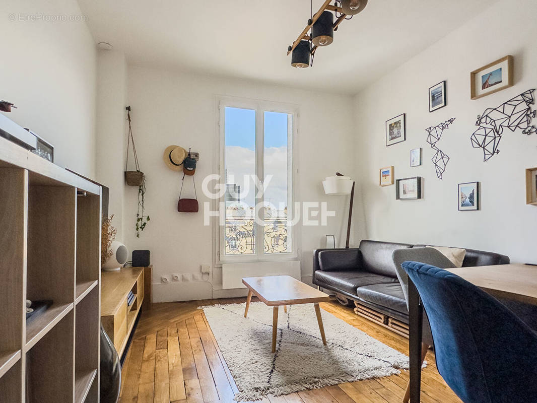 Appartement à COURBEVOIE