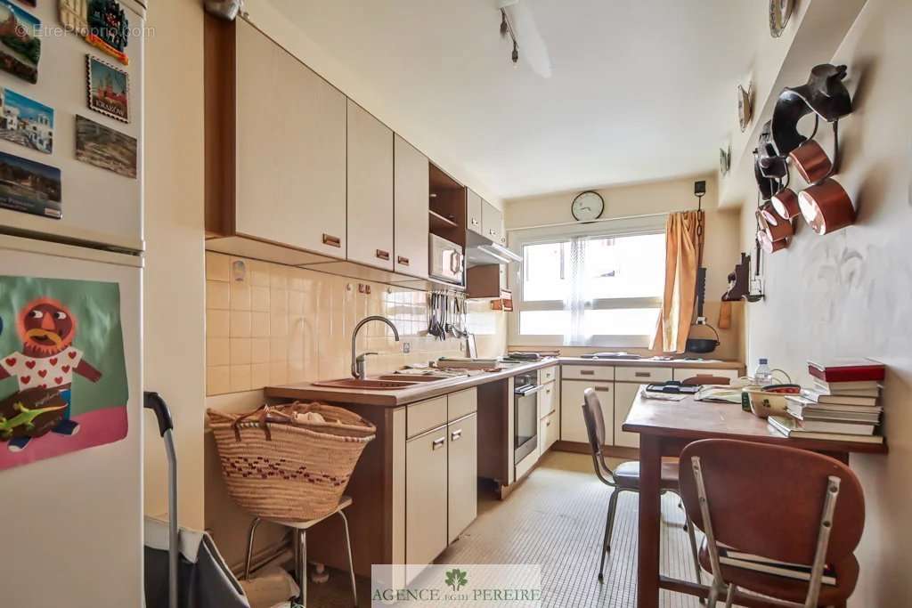 Appartement à PARIS-17E