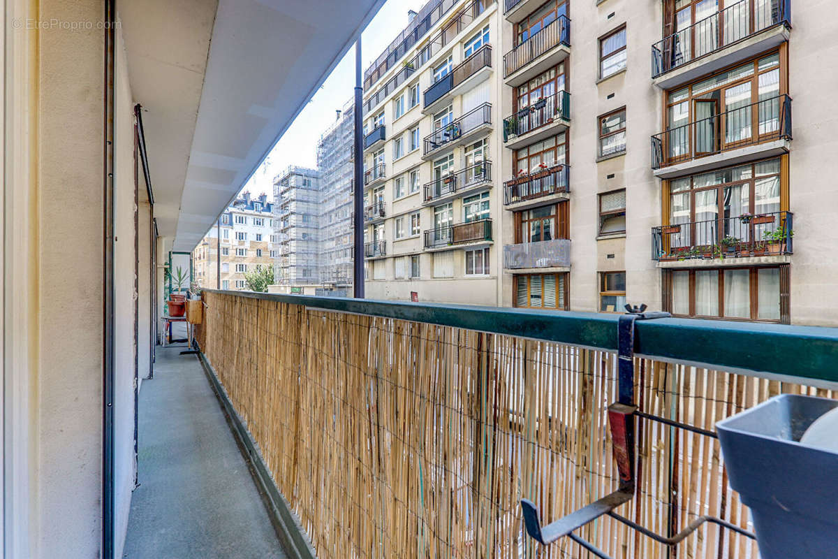 Appartement à PARIS-18E