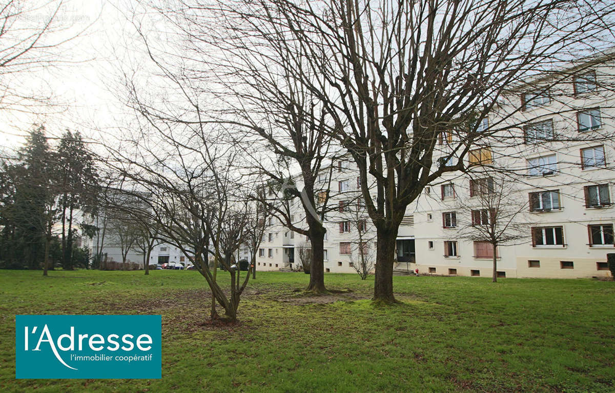 Appartement à SAINTE-GENEVIEVE-DES-BOIS