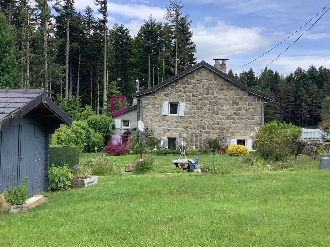 Maison à SAINT-JEURES